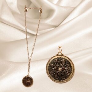 Decorative Pendant Necklace